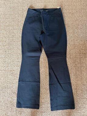 Old Navy- Navy Flare Stretch Jeans for Women — Sleek Flared Leg